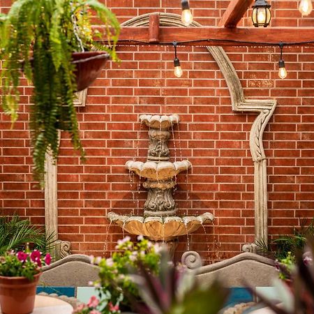 Hostal Victoria Granada Bagian luar foto