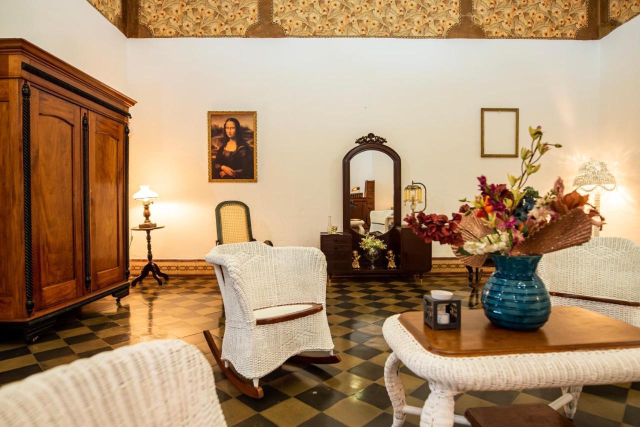 Hostal Victoria Granada Bagian luar foto