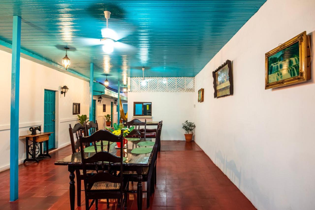 Hostal Victoria Granada Bagian luar foto