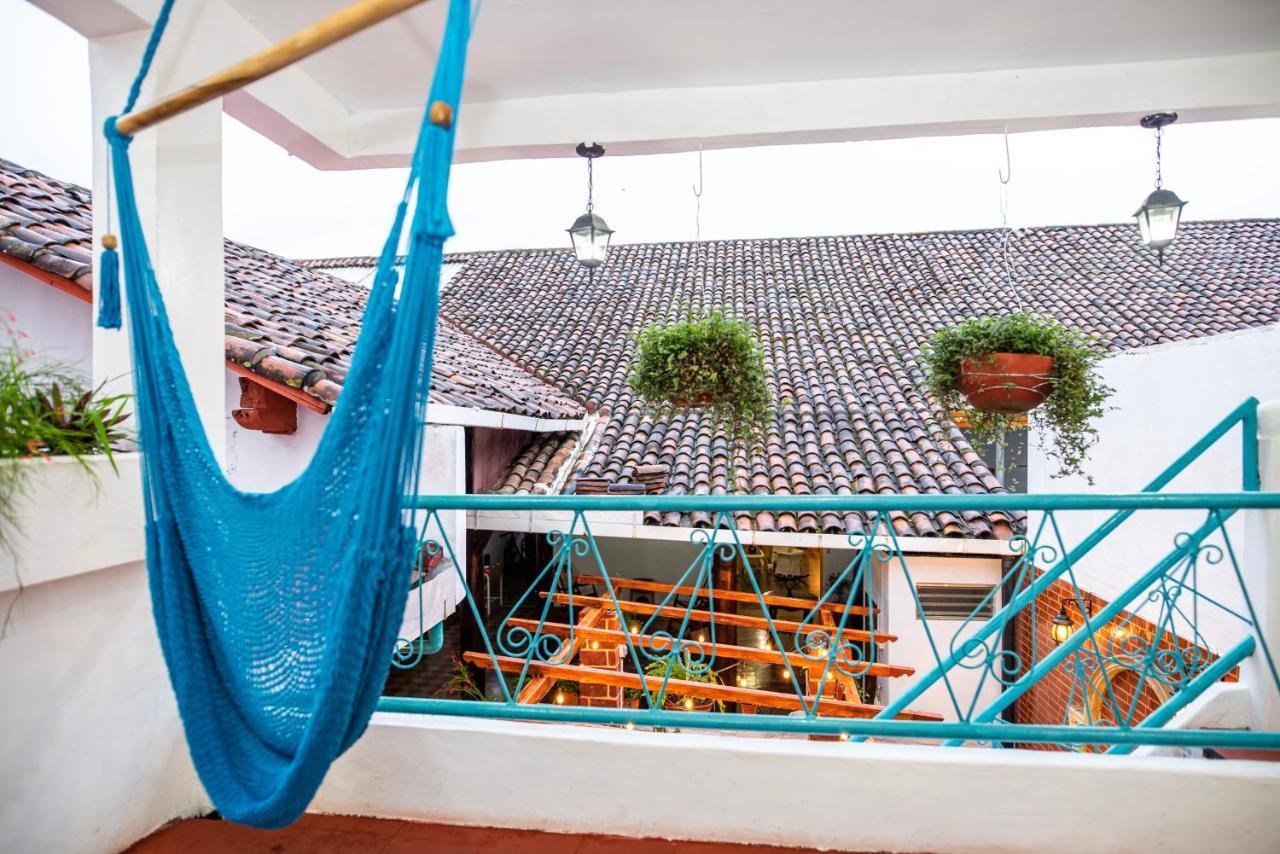 Hostal Victoria Granada Bagian luar foto