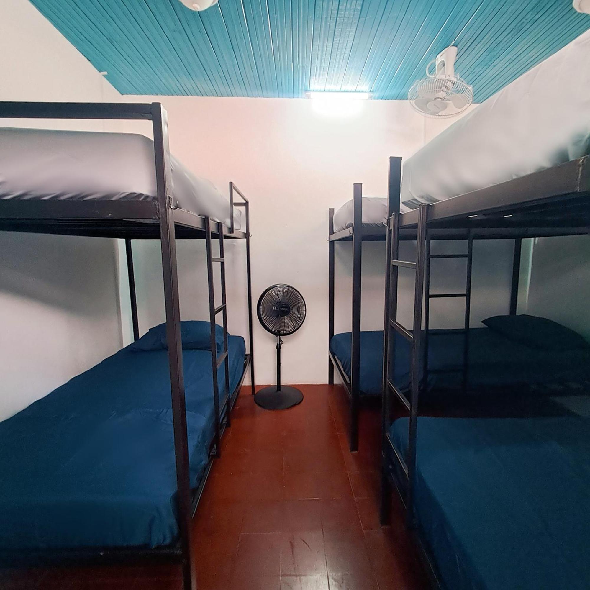 Hostal Victoria Granada Bagian luar foto