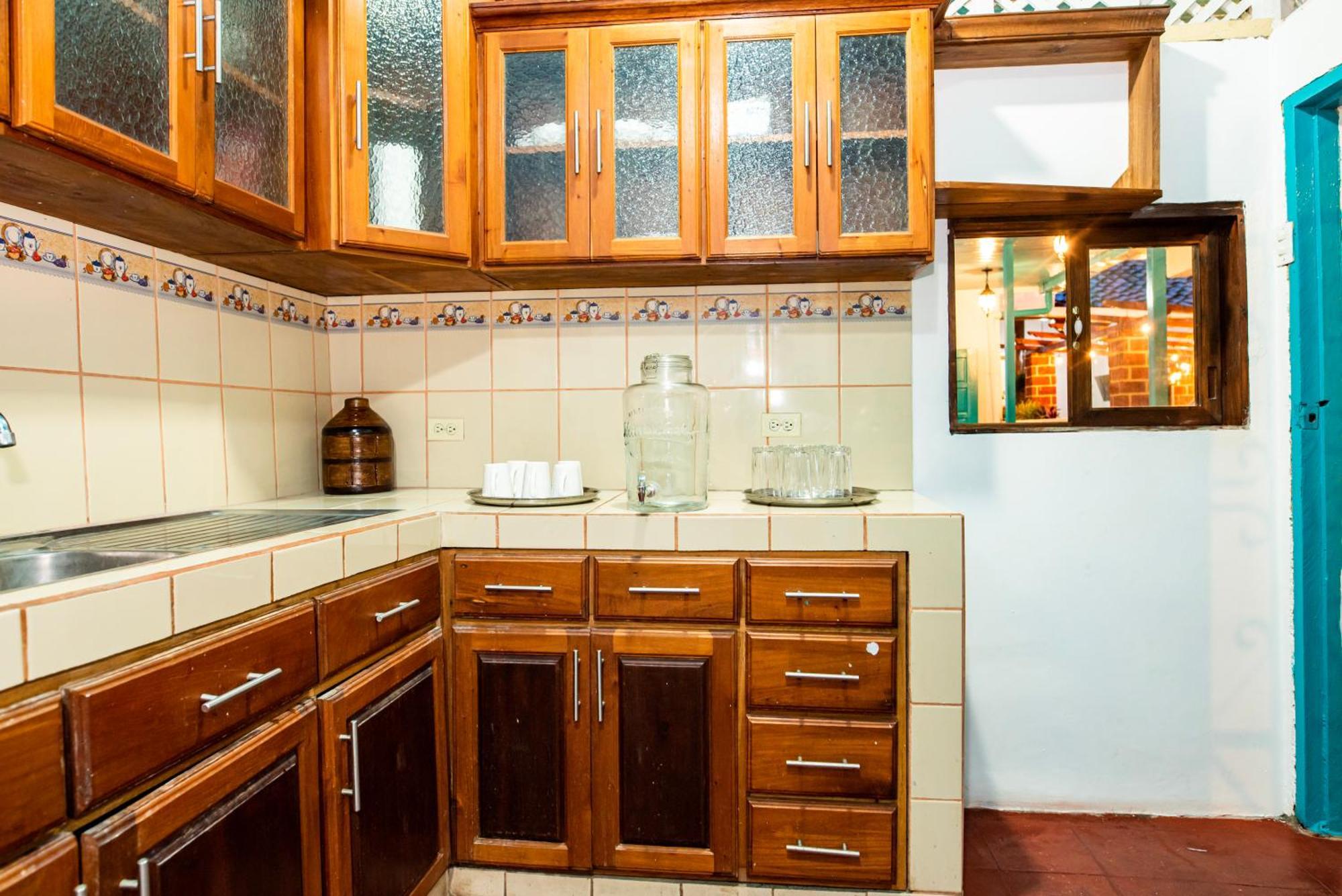 Hostal Victoria Granada Bagian luar foto