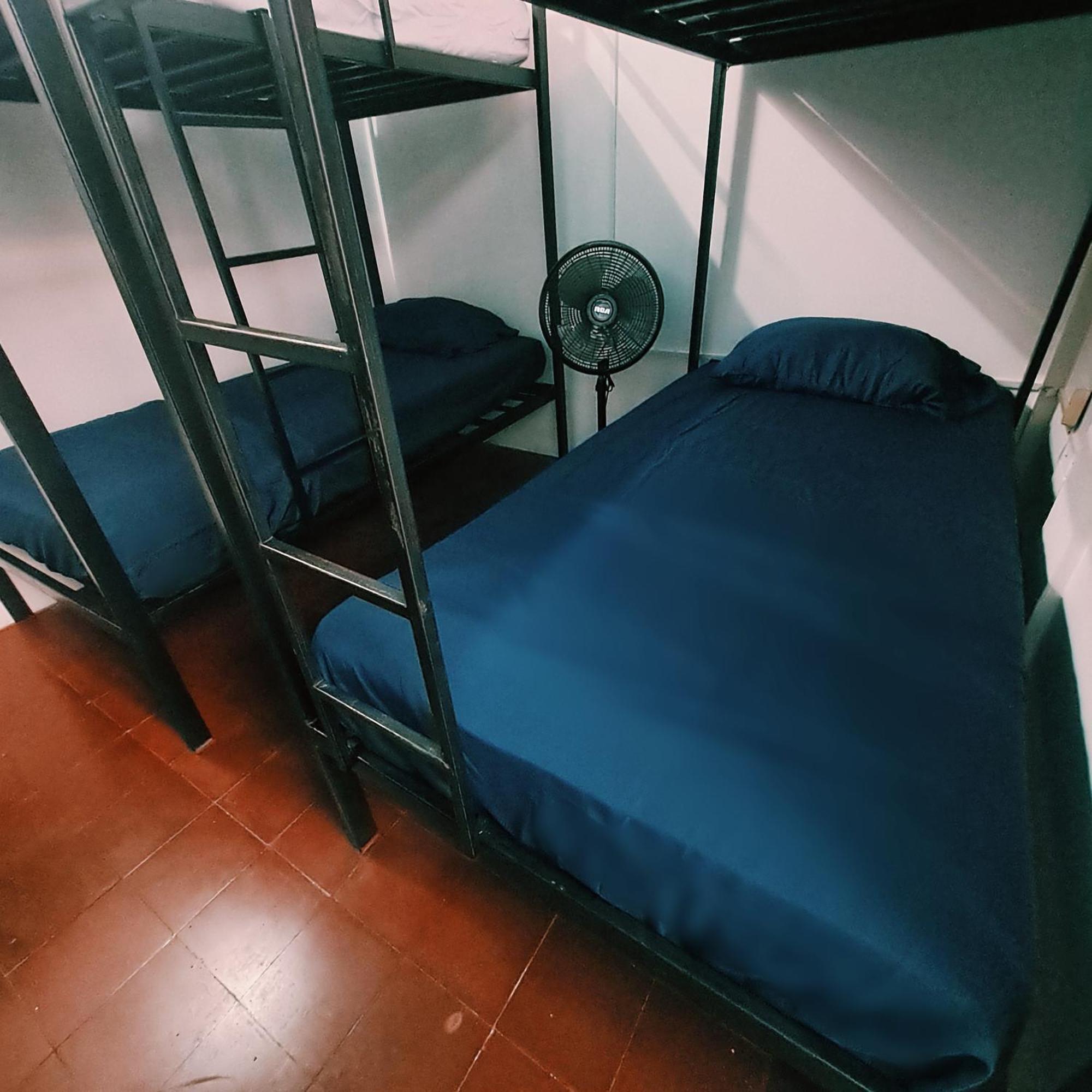 Hostal Victoria Granada Bagian luar foto