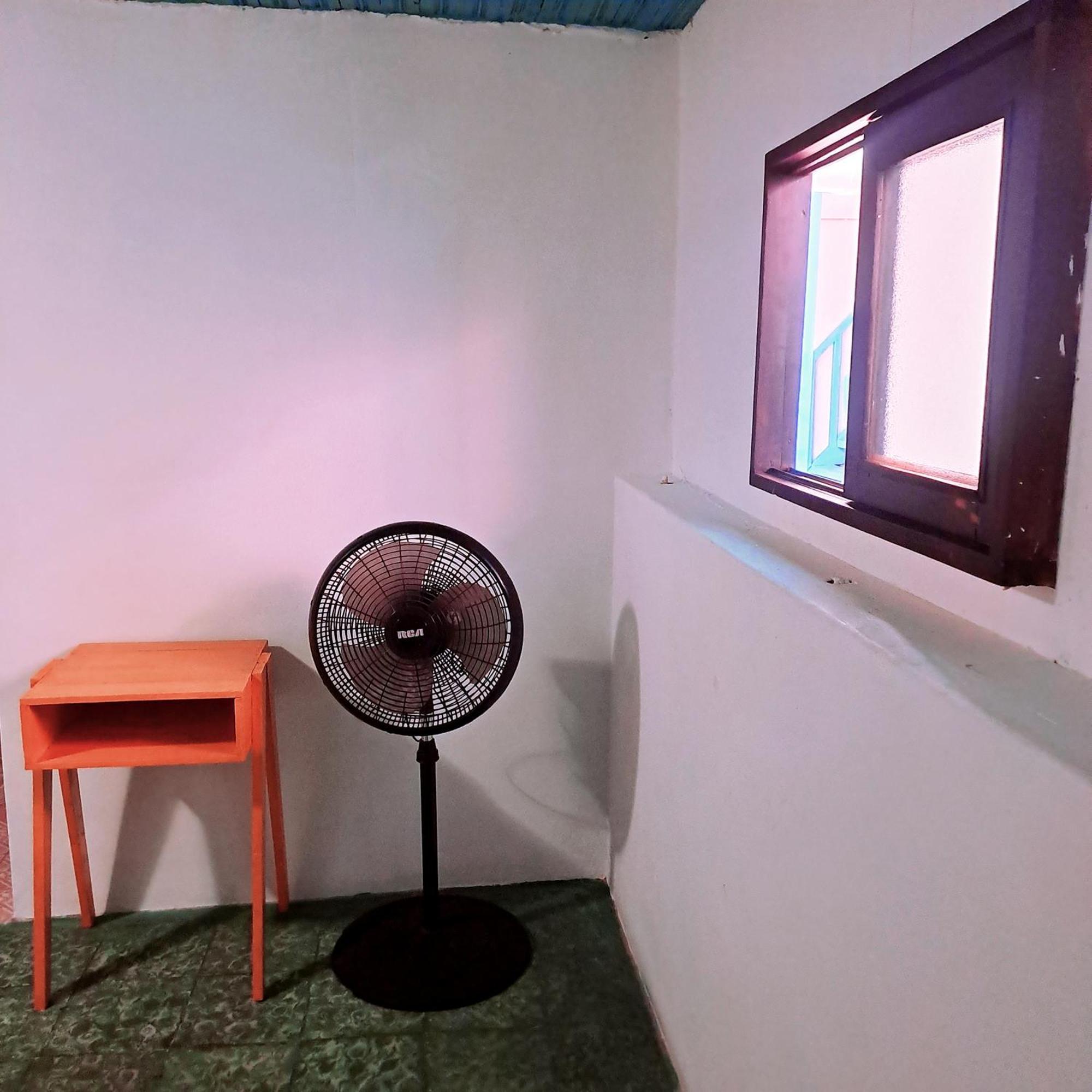 Hostal Victoria Granada Bagian luar foto
