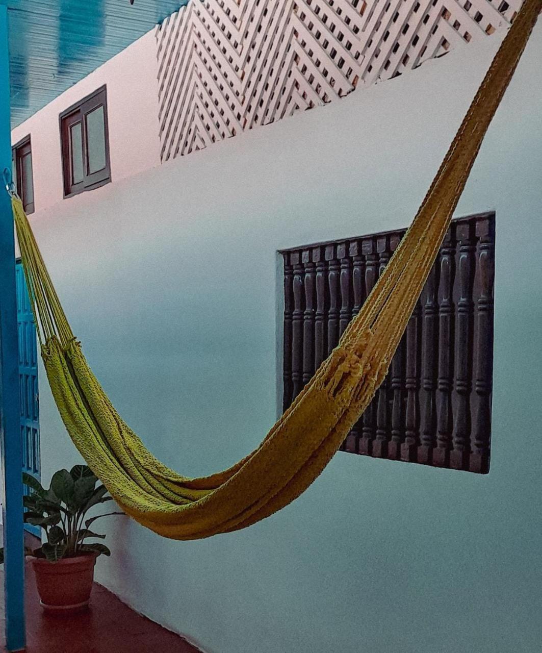 Hostal Victoria Granada Bagian luar foto
